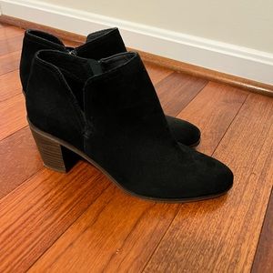 Lucky Brand Suede Ankle boots